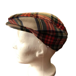 𝅺men’s tartan cap, size small. Magill Canada brand.  Size small.  Unisex.